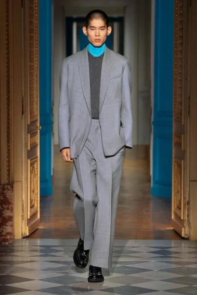 Look 38